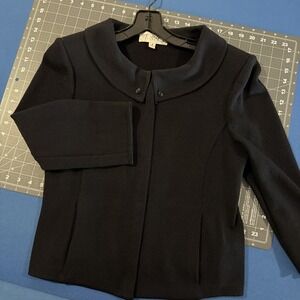 ST. JOHN Collection Knit Sweater Jacket Size 8 Black Crop Zip Peter-Pan Collar